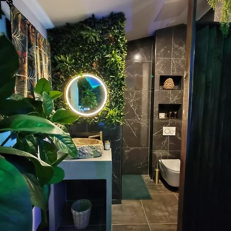 La Jungle Room Rognac Eksteriør billede