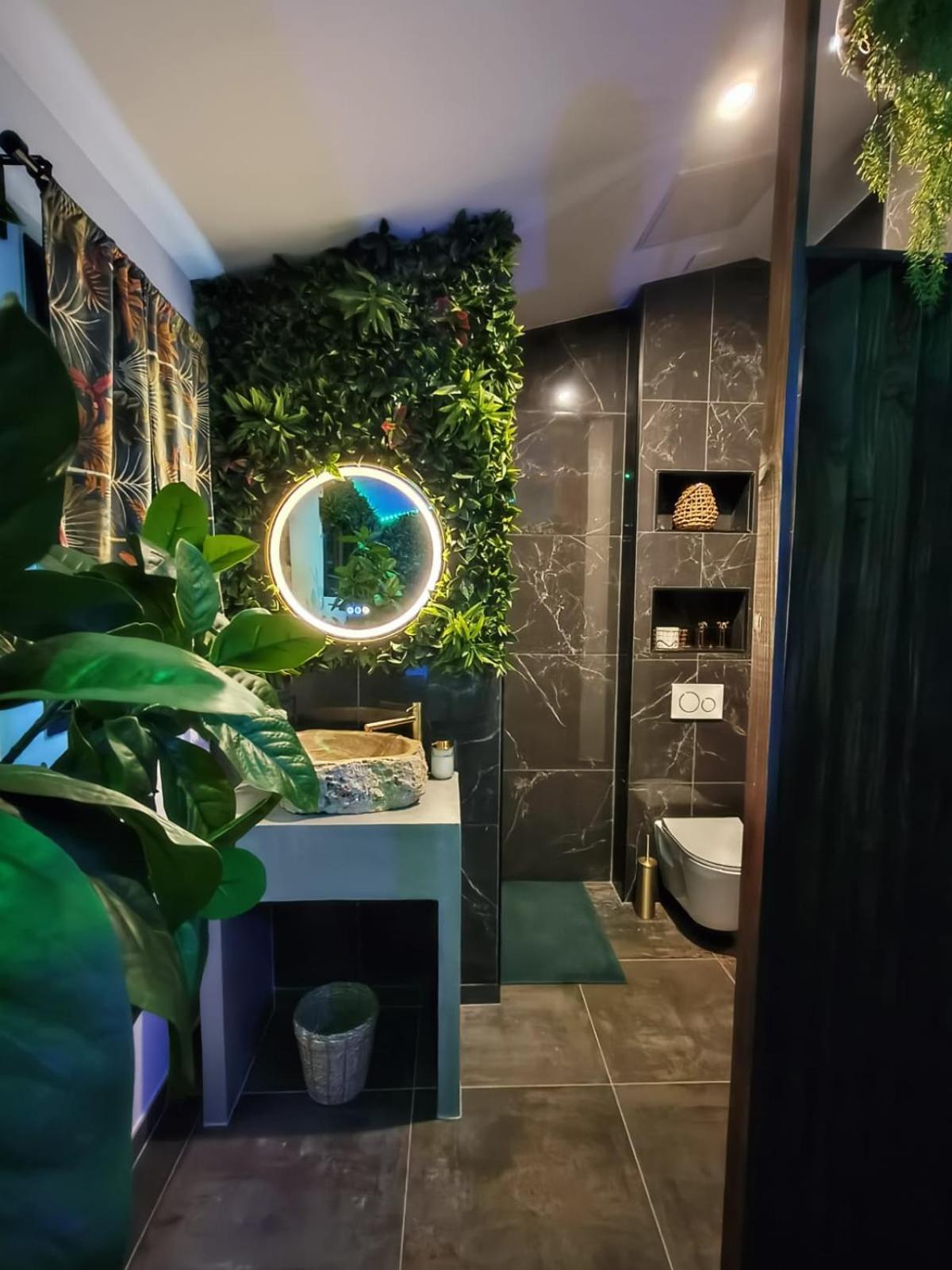 La Jungle Room Rognac Eksteriør billede